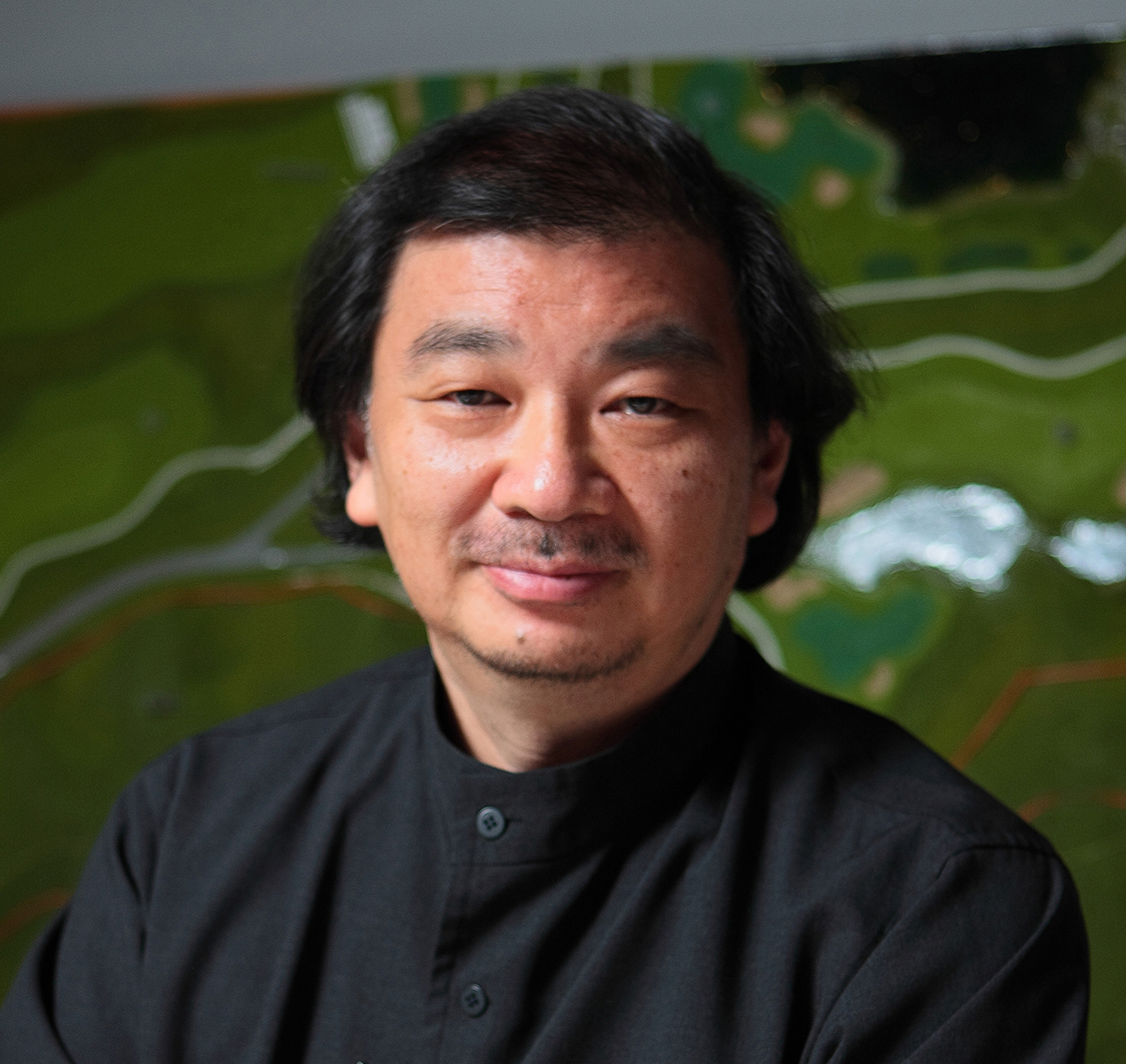 Shigeru Ban wearing a dark shirt, photographed in 2011